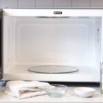 Como limpar micro-ondas