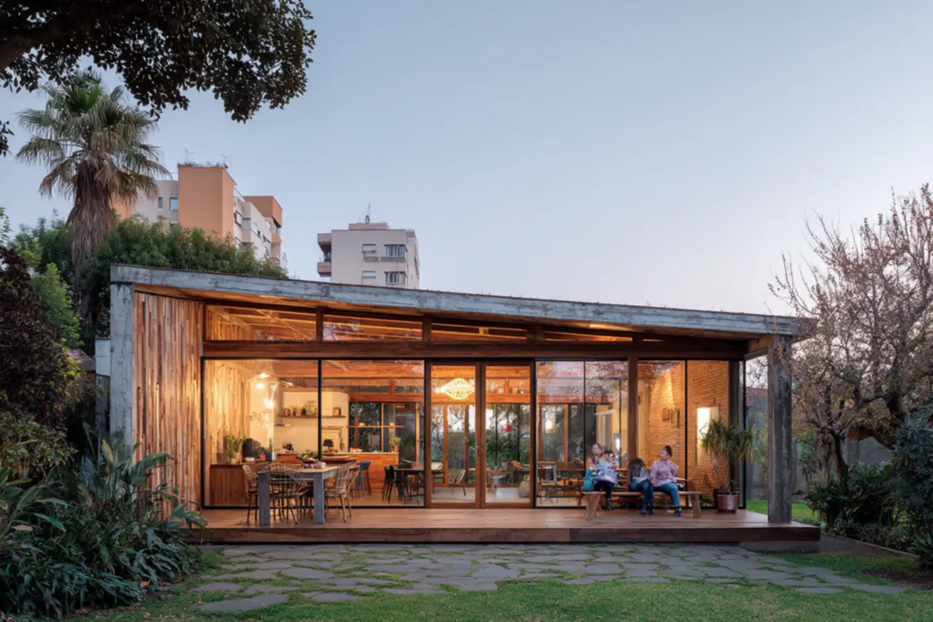 img2011-casa-compacta-que-otimiza A casa compacta que otimiza cada metro quadrado para o cotidiano familiar img2011-casa-compacta-que-otimiza A casa compacta que otimiza cada metro quadrado para o cotidiano familiar