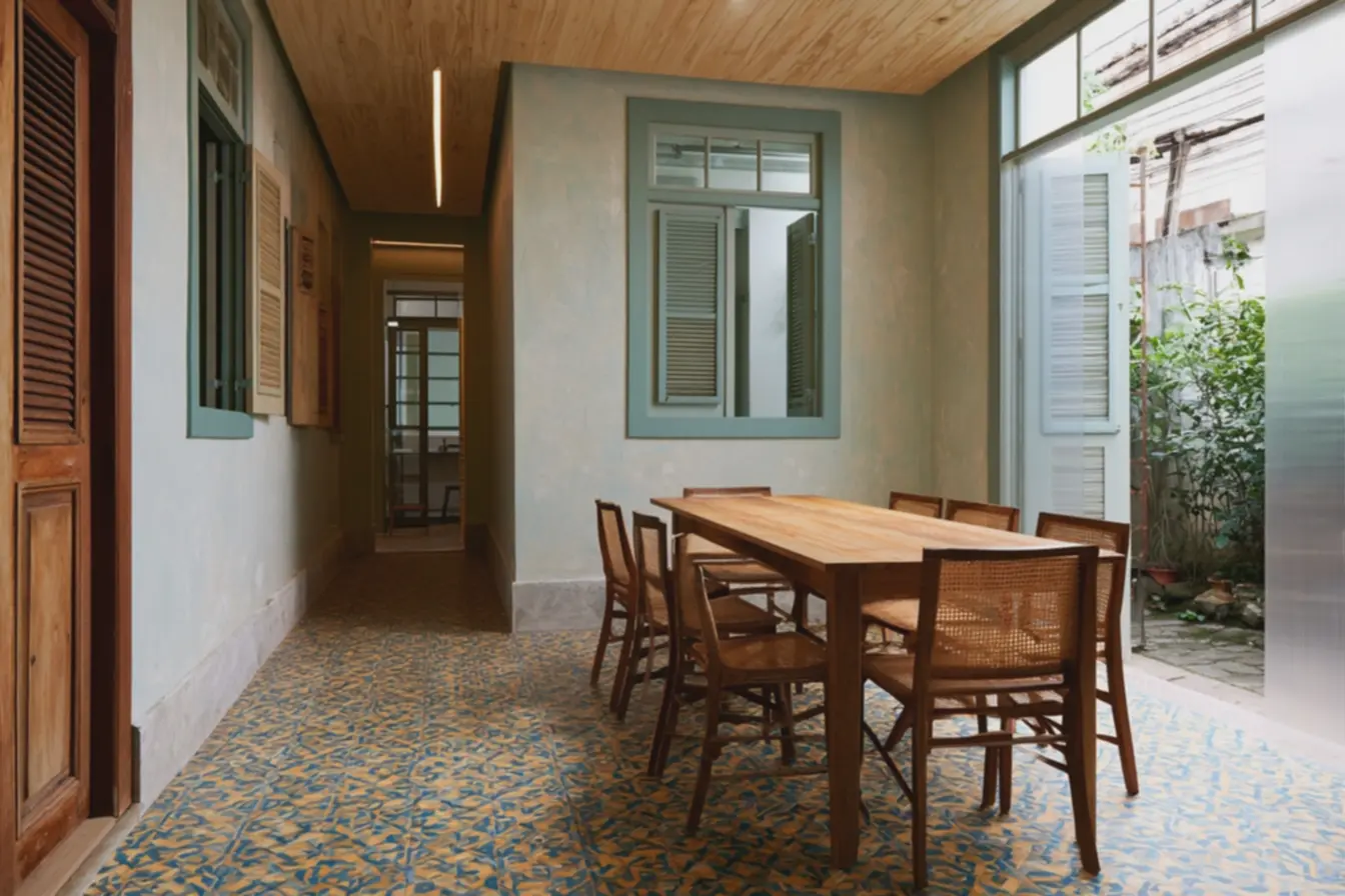 ambiente-acolhedor-e-dinamico-com-mesa-de-jantar-retangular-e-cadeiras-de-fibrasnaturais-em-casa-colonial Casas estilo colonial simples: Veja as fotos e modelos mais lindos ambiente-acolhedor-e-dinamico-com-mesa-de-jantar-retangular-e-cadeiras-de-fibrasnaturais-em-casa-colonial Casas estilo colonial simples: Veja as fotos e modelos mais lindos