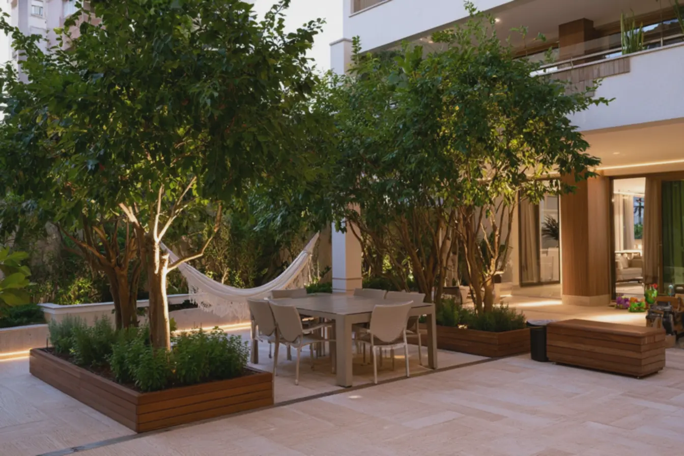 rede-branca-entre-arvores-com-sombra-natural-em-jardim-pratico-que-integra-lazere-cultivo-de-ervas-aromaticas Adeus jardim de enfeite: agora a tendência é criar áreas externas realmente usadas rede-branca-entre-arvores-com-sombra-natural-em-jardim-pratico-que-integra-lazere-cultivo-de-ervas-aromaticas Adeus jardim de enfeite: agora a tendência é criar áreas externas realmente usadas